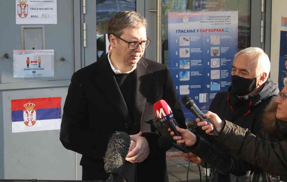 EVO KOLIKO JE GLASAČA IZAŠLO NA REFERENDUM DO 10 ČASOVA: Vučić, Brnabić i Dačić već zaokružili svoje listiće