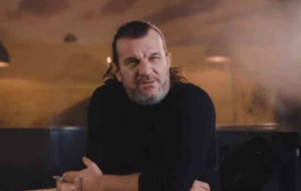 ACA LUKAS SE OGLASIO IZ BOLNICE! Pevač otkrio zbog čega je hospitalizovan: Rade mi sve neophodne analize i pretrage!