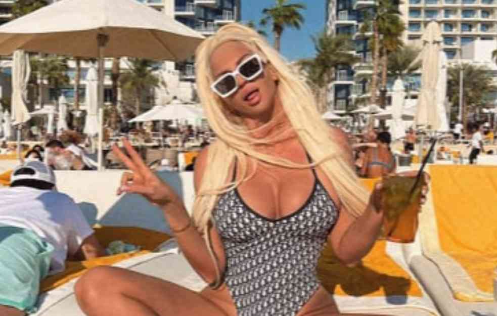 ŠOPING ZA SVE PARE! Jelena Karleuša UŽIVA U DUBAIJU, a snimak sa PLAŽE zapalio mreže! (FOTO+VIDEO) 