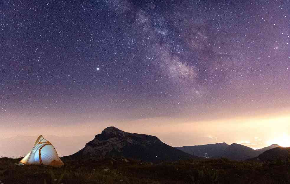 SABLASNO ZA ASTRONOME! Pronađen nepoznati objekt u svemiru koji se pali na svakih 18 minuta