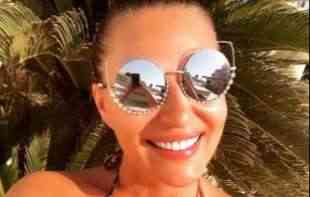 BOMBA! CECA POZIRALA U PESKU I POKAZALA ZANOSNO TELO: Pevačica objavila PROVOKATIVNE fotografije sa plaže (FOTO) 