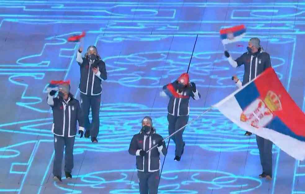 SRPSKI TIM DEFILOVAO U 