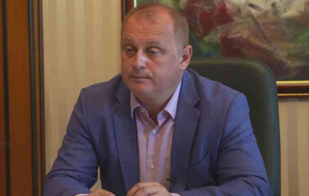 VESIĆ I DALJE SANJA! Večiti zamenik limitiran, opet izvisio za šefovsko mesto 