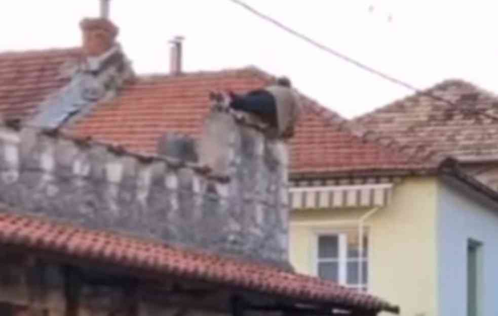 BIZARAN INCIDENT U TREBINJU: Radio sklekove na zidu terase, pa pao sa šest metara visine (VIDEO)