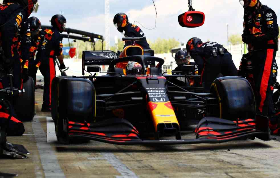 ODLUČAN POTEZ RED BULA: Kupili karte kako bi špijunirali Mercedes