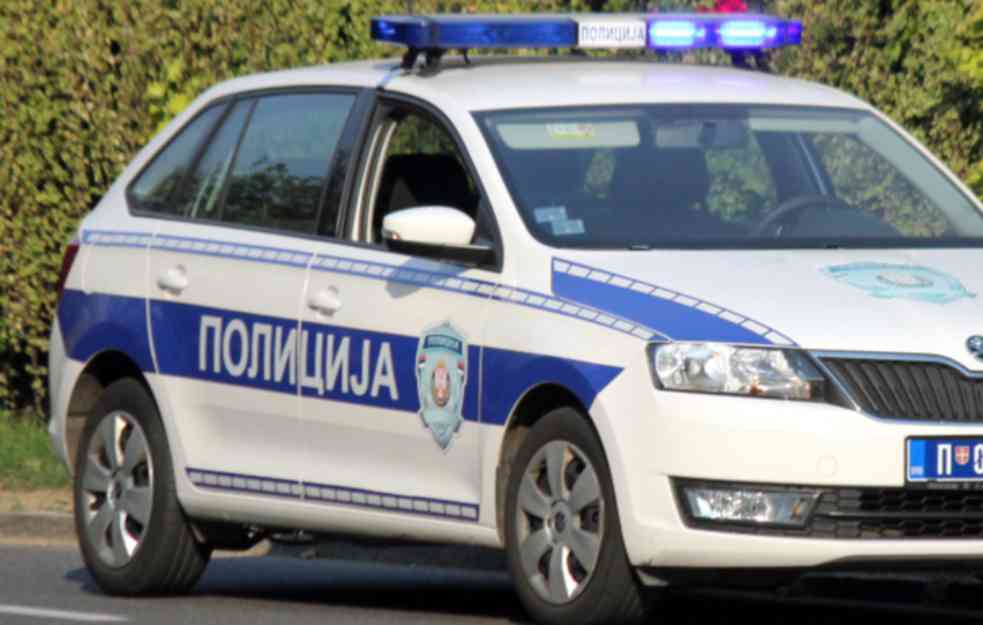MAHAO LAŽNOM ZNAČKOM, ODMAH GA UHAPSILI: Muškarac iz Beograda izazivao, pa POTEGAO PIŠTOLJ na policiju