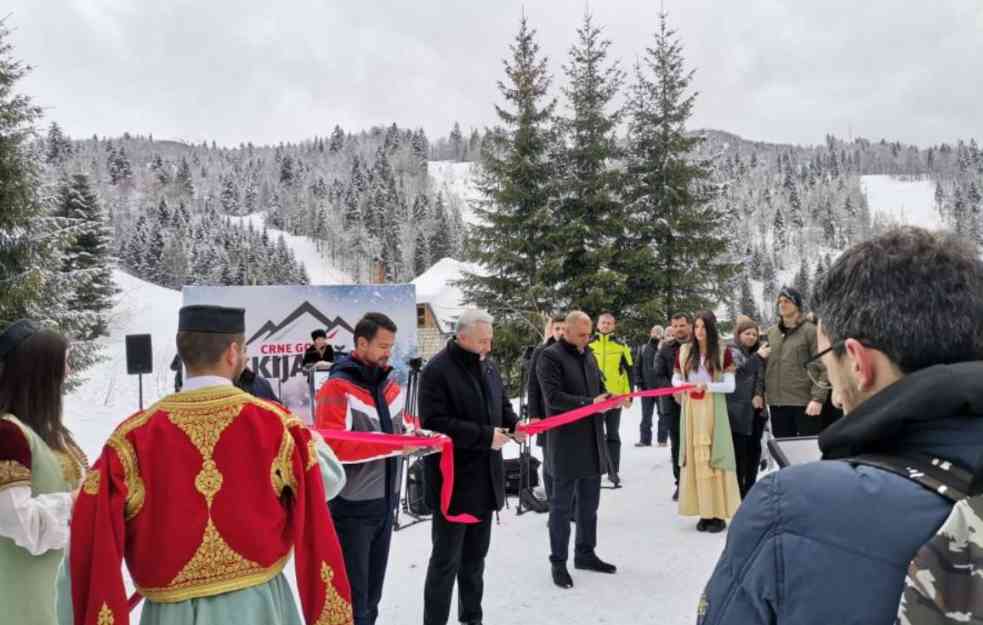 PARLAMENT POSTAO NEDOSTOJNA PRIČA! Krivokapić prvi put u javnosti posle smene vlade