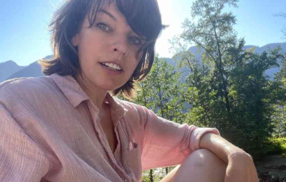 SRPSKA LEPOTA KOJA JE POKORILA SVET: Mila Jovović još uvek osvaja, a tek da joj vidite ćerku! ISTA MAJKA (FOTO)
