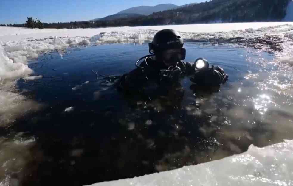 ZLATIBORSKO JEZERO KRIJE ZANIMLJIVOST! Ronioci zaronili na -20 i bili iznenađeni onim što su videli (FOTO)