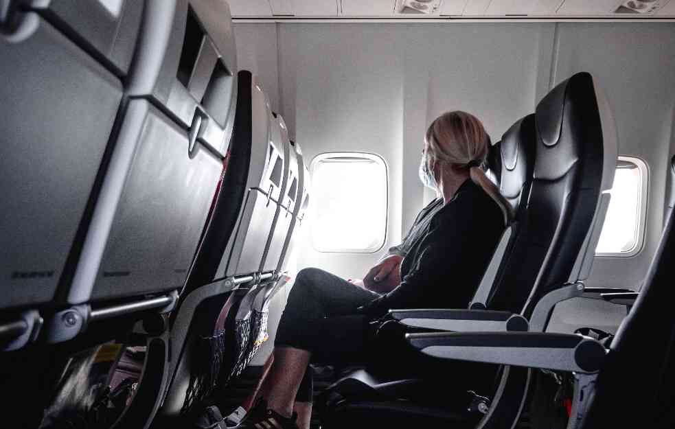Zašto prozori u avionu moraju biti ovalnog oblika? Razlog veoma jedinstven