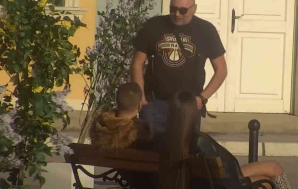 JANJUŠ GRCA U SUZAMA NA ROĐENDAN: Stigao poklon od Maje Marinković? Kad je video OVE SLIKE potpuno se slomio (VIDEO)