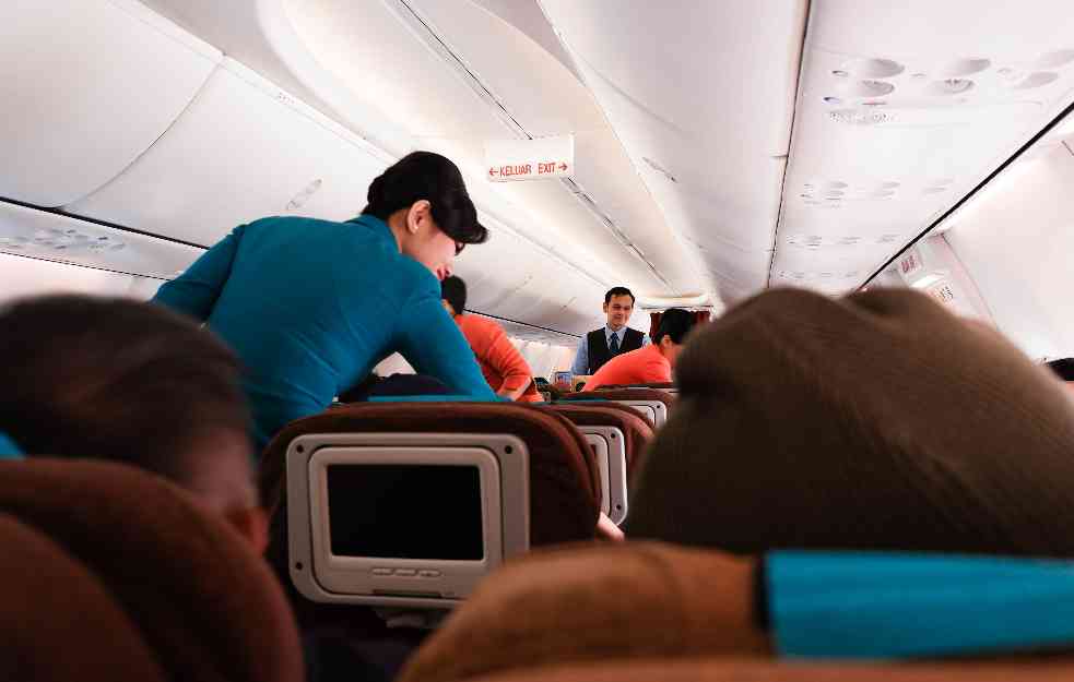 Drama u avionu: Putnica rekla da ima bombu, kamera zabeležila neočekivanu reakciju stjuardese