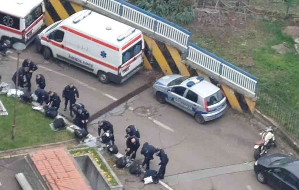 POLICIJA NA ULICAMA! Ostalo još malo vremena do zatvaranja birališta (FOTO)