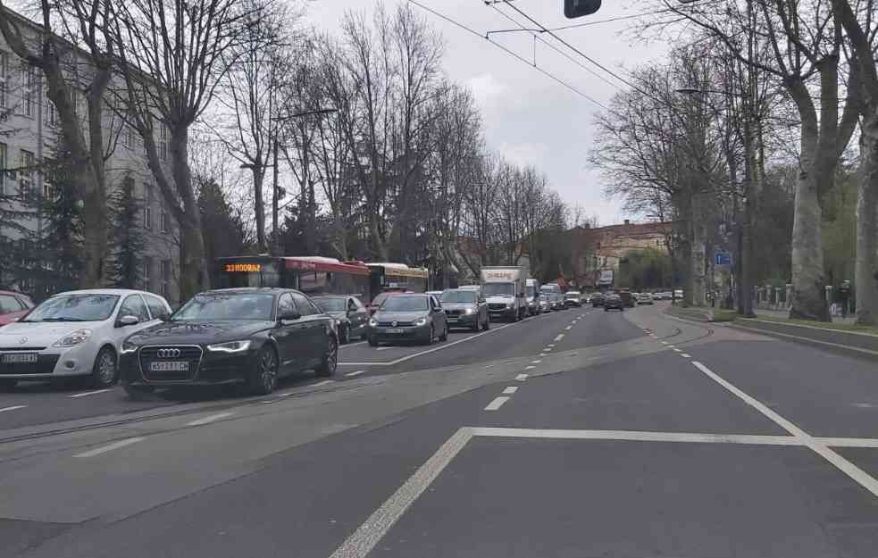 Na Autokomandi i dalje haos: Sekretar za saobraćaj kaže da će semafori u kružnom toku nastaviti da rade i u utorak