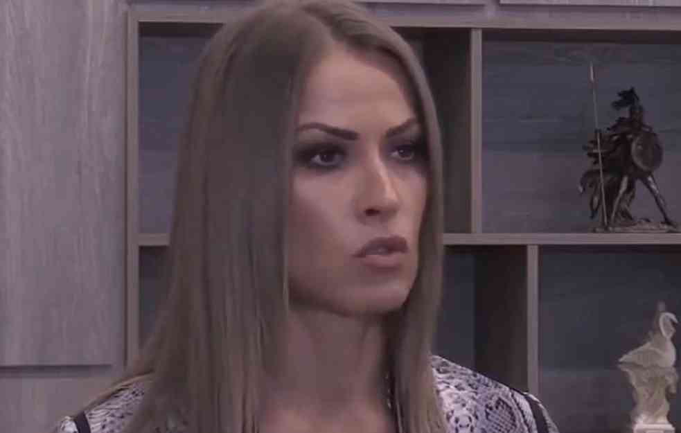DIJANA HRKALOVIĆ STIGLA U SPECIJALNI SUD: Došla sama, iz kućnog pritvora