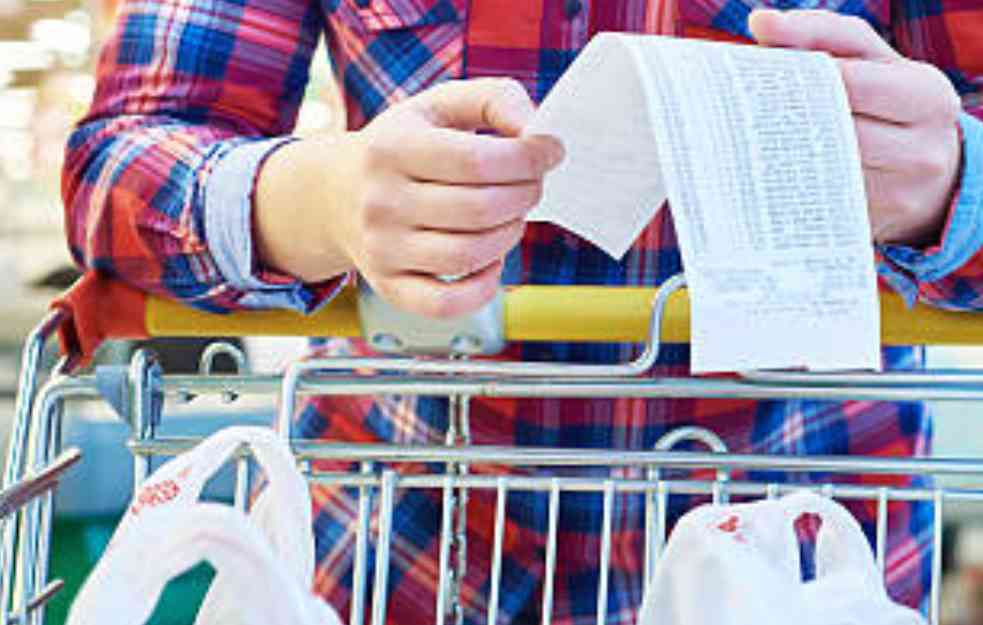 KUPUJEMO NA RASPRODAJAMA, CENKAMO SE PO PIJACAMA: Računica kako da najjeftinije izađete na kraj sa MESEČNIM OBAVEZAMA?