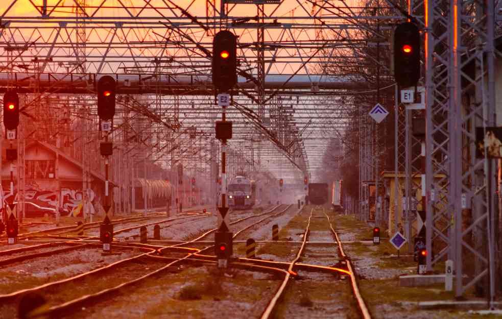 OPREZ: ZABRANJENO približavanje gradilištu BRZE PRUGE Novi Sad - Subotica