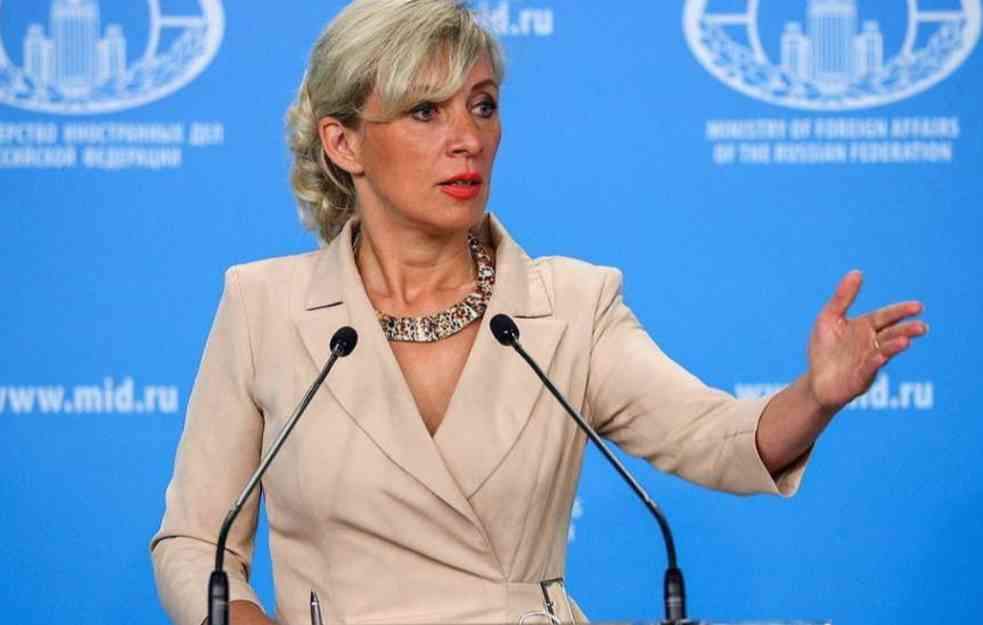 ZAHAROVA NEMCIMA SASULA U LICE: Postali ste klasična BANANA REPUBLIKA!