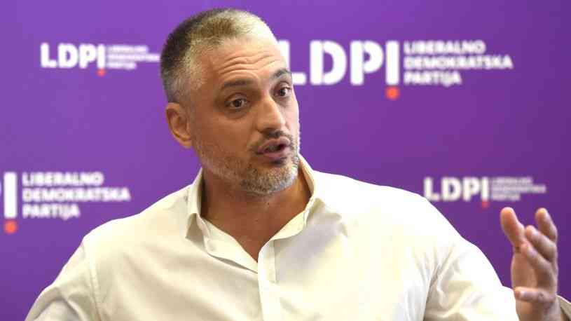 ČEDA SE SPREMA ZA IZBORE! Pogledajte gde je ulovljen lider <span style='color:red;'><b>LDP</b></span> (FOTO)