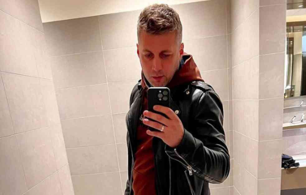 Pevač živi u penthausu na 18. spratu jedne od zgrada na Voždovcu: 