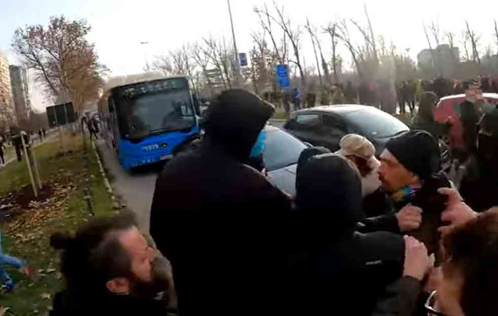 MASOVNA TUČA U LESKOVCU! Tražili su mladića, radila bejzbol palica, nastao opšti metež i haos