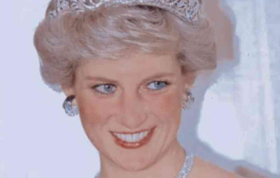 ONA JE BILA VIDOVNJAKINJA PRINCEZE DAJANE? Tvrdi da može da prizove DUHOVE, a kad je pokušala da razgovara sa NJOM šokirala je sve (FOTO)