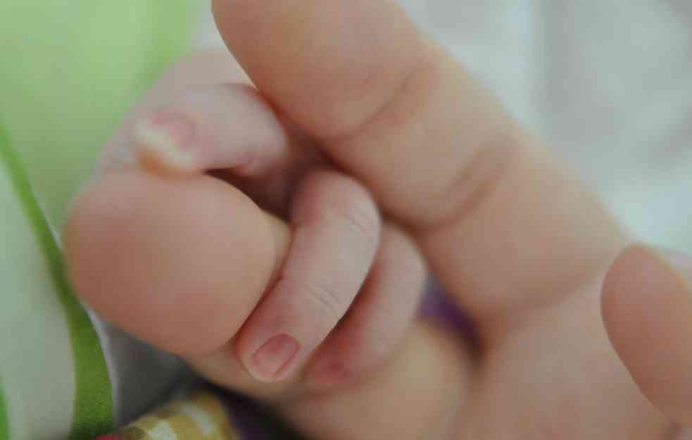 Mračne tajne malog mesta: Mučni detalji priče o majci koja je bacila bebu, traži se i otac kome preti robija