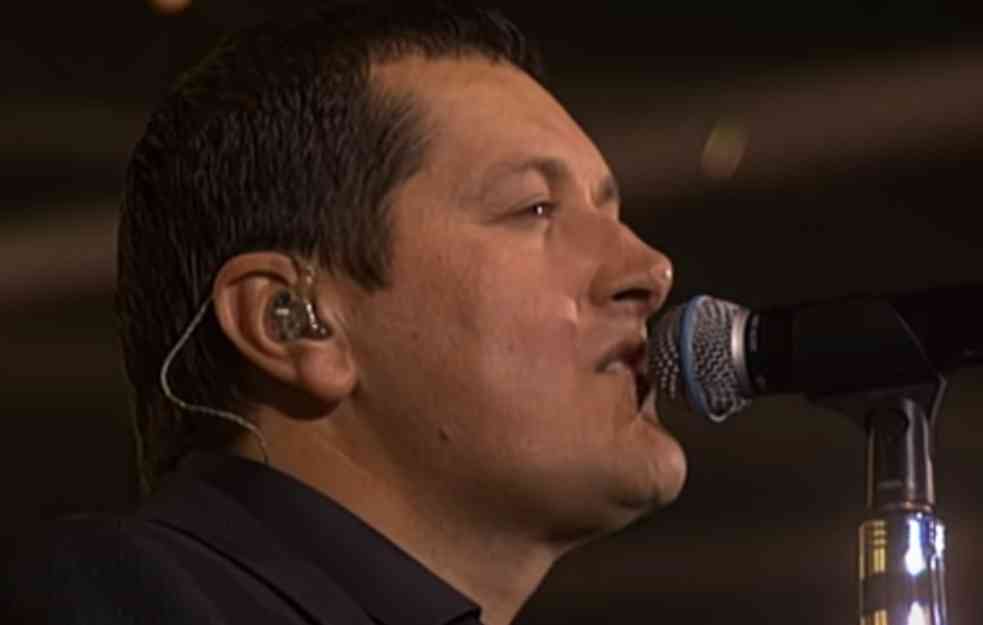 ACO PEJOVIĆ OTKRIO ISTINU O PESMI : Sve ti dugujem, EVO KOME JE POSVETIO!