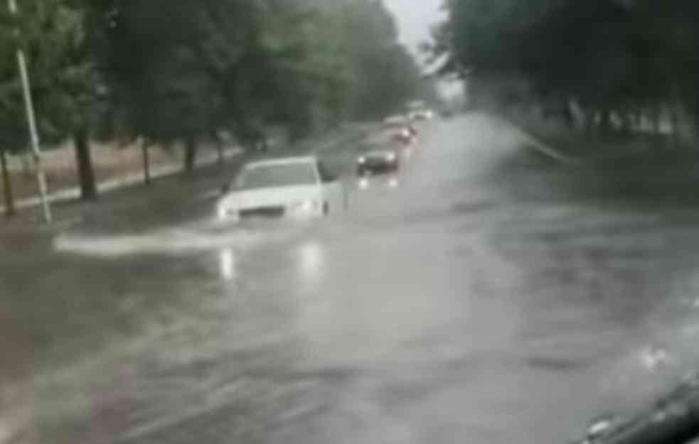ZEMUN POD VODOM, KOPAONIK SE ZABELEO KAO USRED ZIME: Olujno nevreme nastavlja da tutnji Srbijom (FOTO)