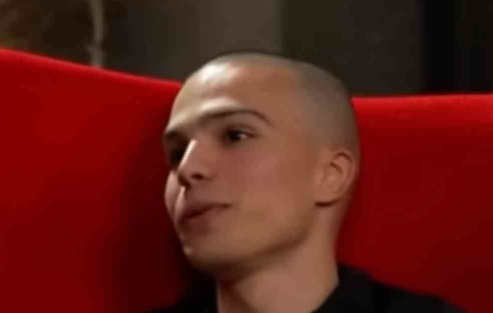VOJAŽ OSTAVIO PUBLIKU BEZ TEKSTA : Njegovo ponašanje na nastupu zgrozilo sve prisutne (FOTO)