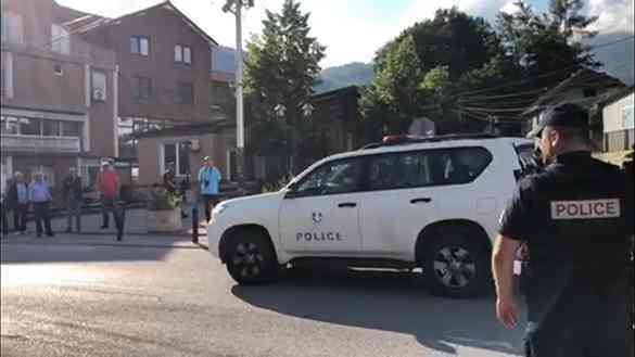 NOVI PRITISAK NA SRBE NA KOSMETU: Specijalci ROSU upali u Štrpce i blokirali rad institucija