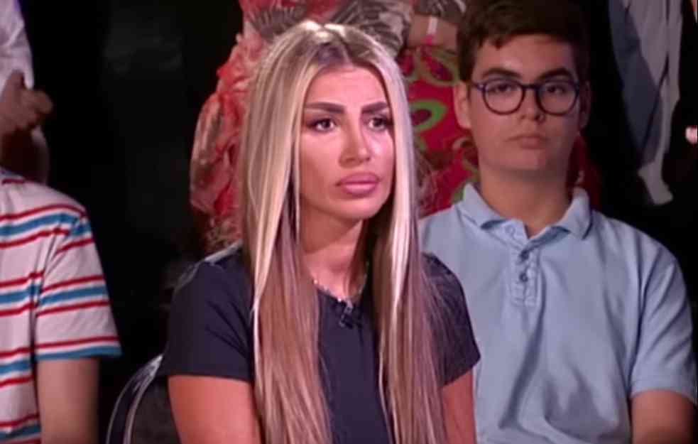 Dalila raskinula sa Carem uživo u emisiji, osudila ga što nije pored nje! (VIDEO)