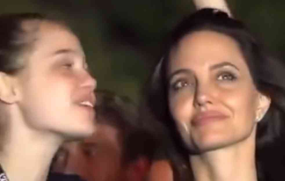 Anđelina Džoli sa ćerkom Šajlo na koncertu grupe Måneskin