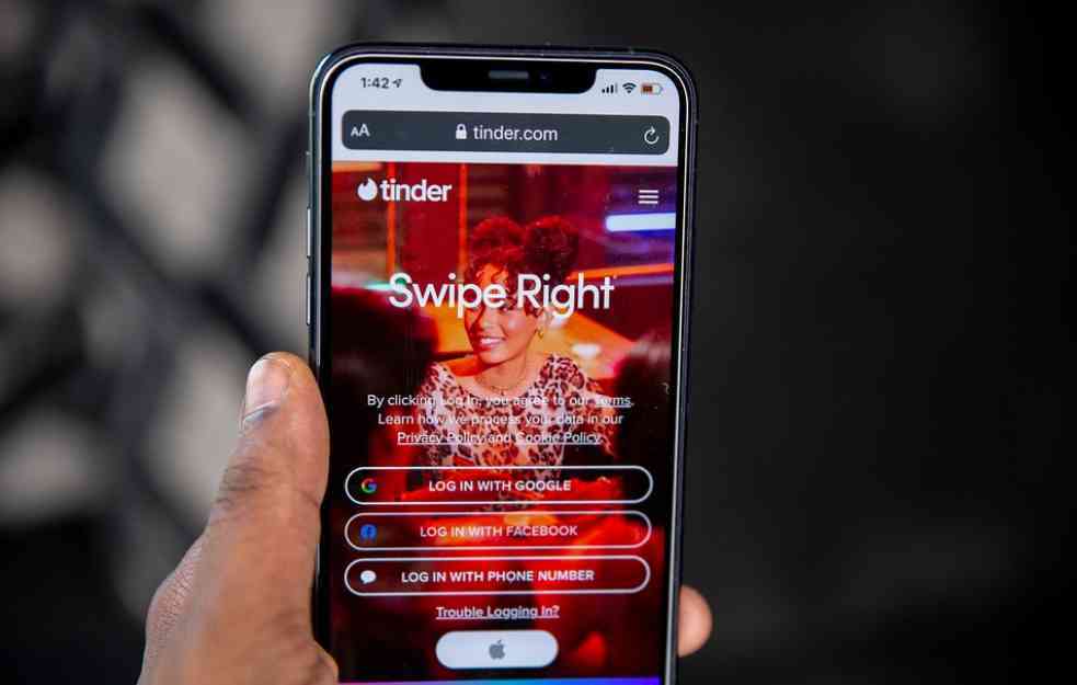 Kako ChatGPT preoblikuje svet online upoznavanja: Od običnih profila do neodoljivih