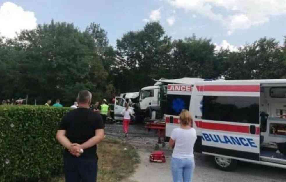 TEŠKA NESREĆA NA PUTU POŽEGA-UŽICE: Dvoje mrtvih i troje povređenih (FOTO, VIDEO)