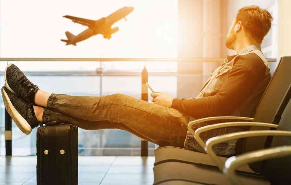 POSTOJI TRIK ČAK I ZA KORIŠĆENJE VPN-A PRILIKOM KUPOVINE KARATA: Stjuardesa otkrila kojim danima treba kupiti avionsku kartu da biste uštedeli novac