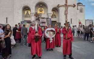 <span style='color:red;'><b>KRSNI HOD</b></span> – ZA SPAS TRADICIONALNE PORODICE I SRBIJE
