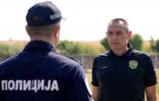 Vulin obišao dežurnu patrolu policije na odmorištu <span style='color:red;'><b>Pećinci</b></span>