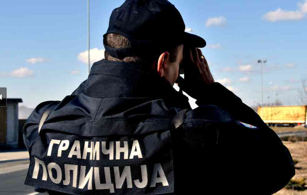 Carinici na Horgošu u kombiju pronašli preskupu robu: Vozač blokirao vrata