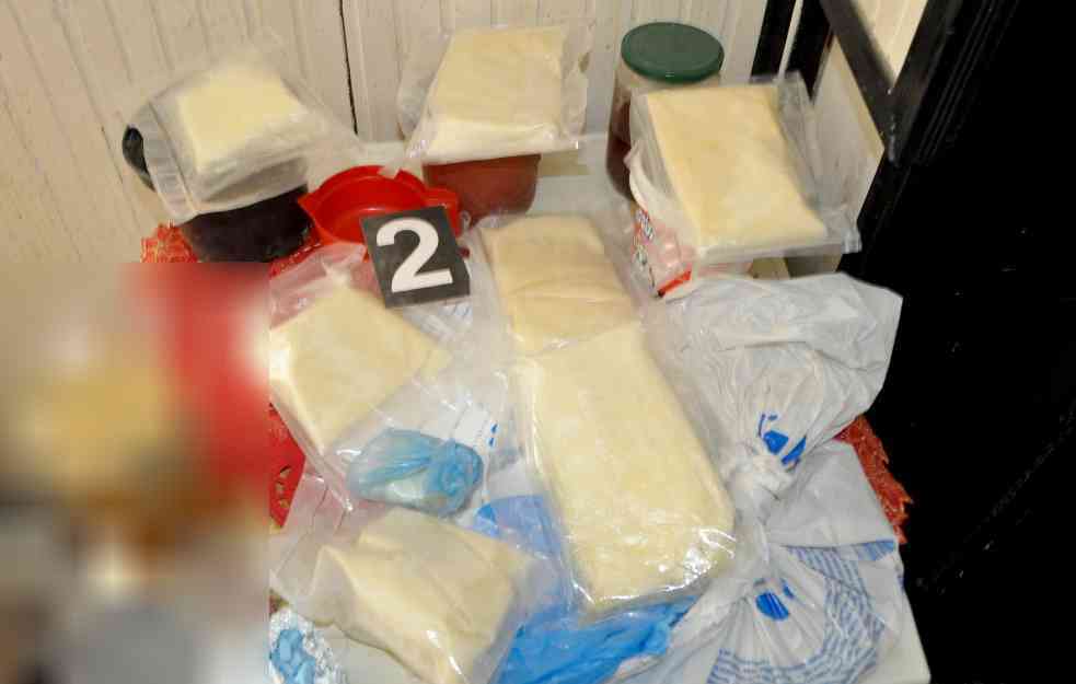  Narko diler iz Smedereva PAO SA 4 KILOGRAMA NARKOTIKA (FOTO)