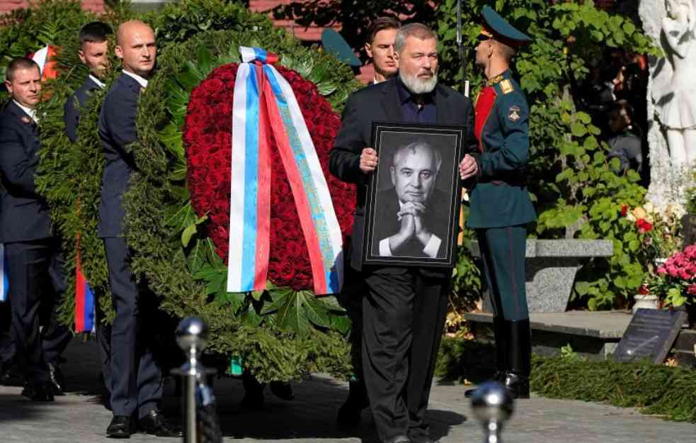 PUTIN NIJE PRISUSTVOVAO: Gorbačov sahranjen u Moskvi posle ceremonije