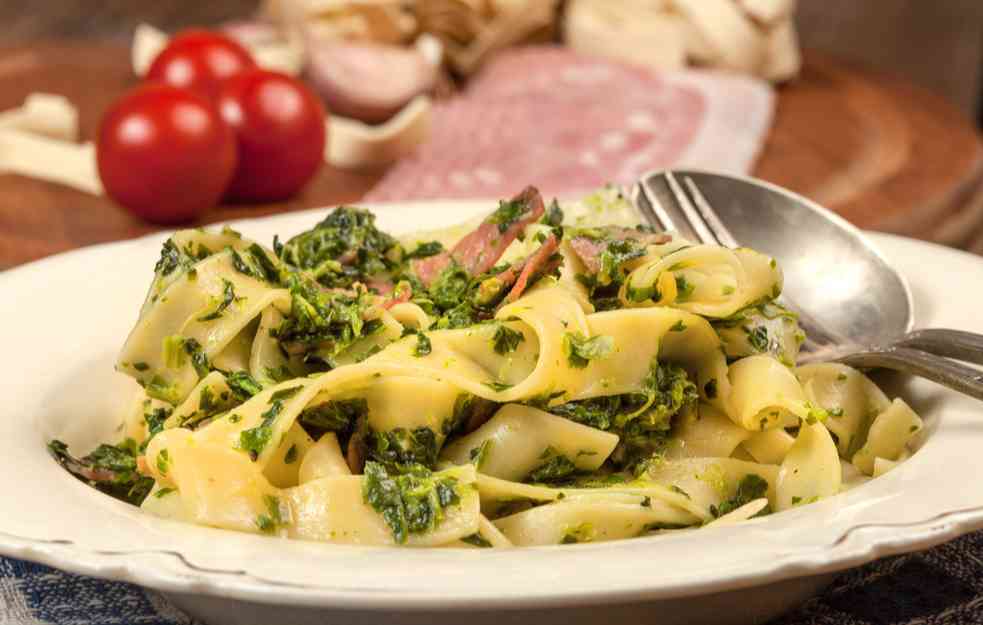 KREMASTO A BRZO SE SPREMA: Testenina sa slaninom i začinima (RECEPT)