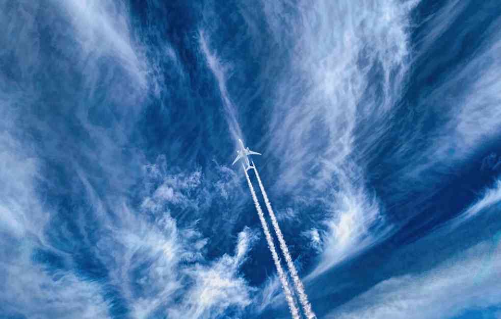 KO BI REKAO? Stjuardesa otkriva razloge za niže temperature u avionu