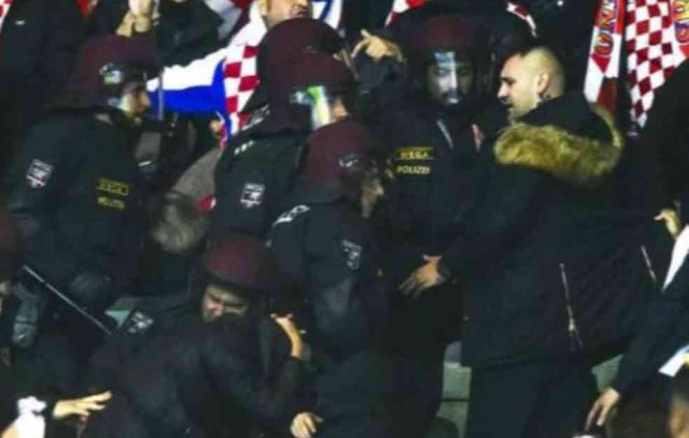 HRVATSKI NAVIJAČI NASTAVLJAJU DA PRAVE PROBLEME: Prave haos u Beču, prvo se tukli međusobno, pa sa policijom