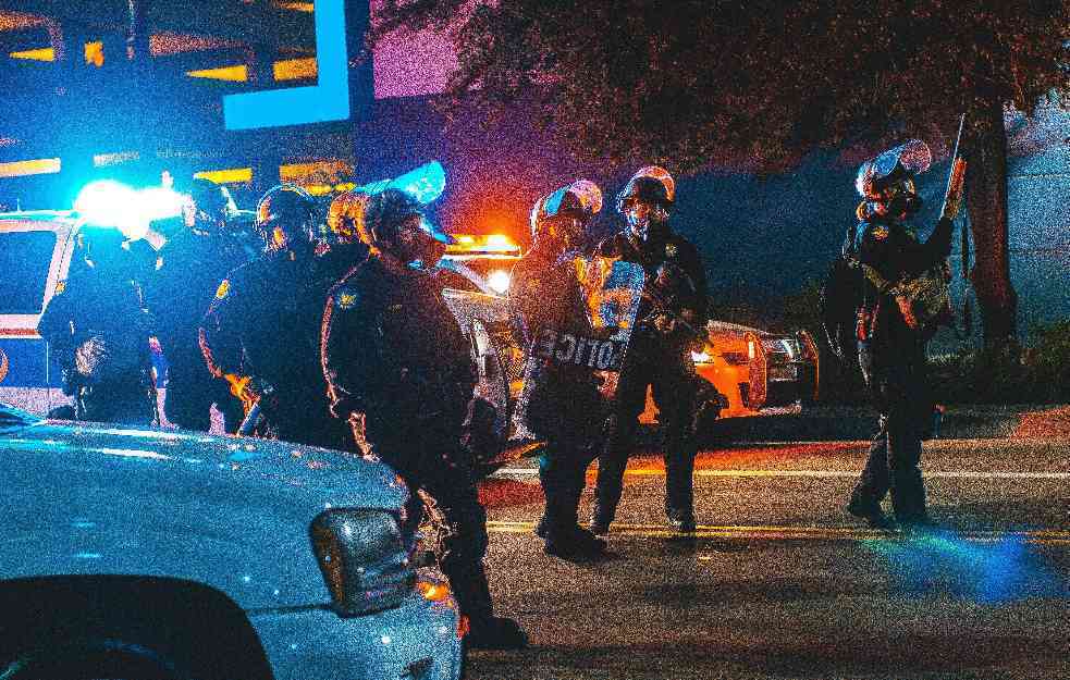 Pucnjava u školi u Americi, ranjeno više osoba