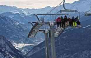 INFLACIJA POGAĐA I ZIMOVANJA: Cene ski-pasova, žičara i <span style='color:red;'><b>gondola</b></span> povećane zbog energetske krize