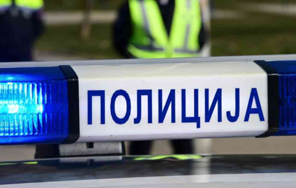 Nasilnik iz Ripnja pretukao ženu i dete, pa se namerno zakucao u banderu:
