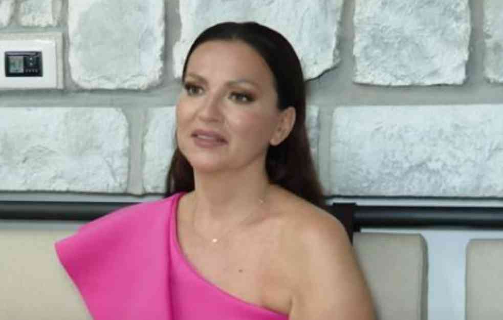 NINA BADRIĆ ISKRENO IZ SRCA : 