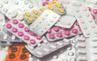 ŠTA KAŽE STRUKA? Da li treba piti <span style='color:red;'><b>multivitamin</b></span>e uz kafu?