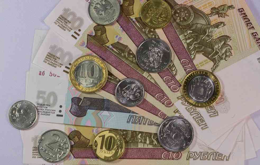 UPOZORENJE RUSIMA: Ako idete u inostranstvo kupujte devize do 5. decembra